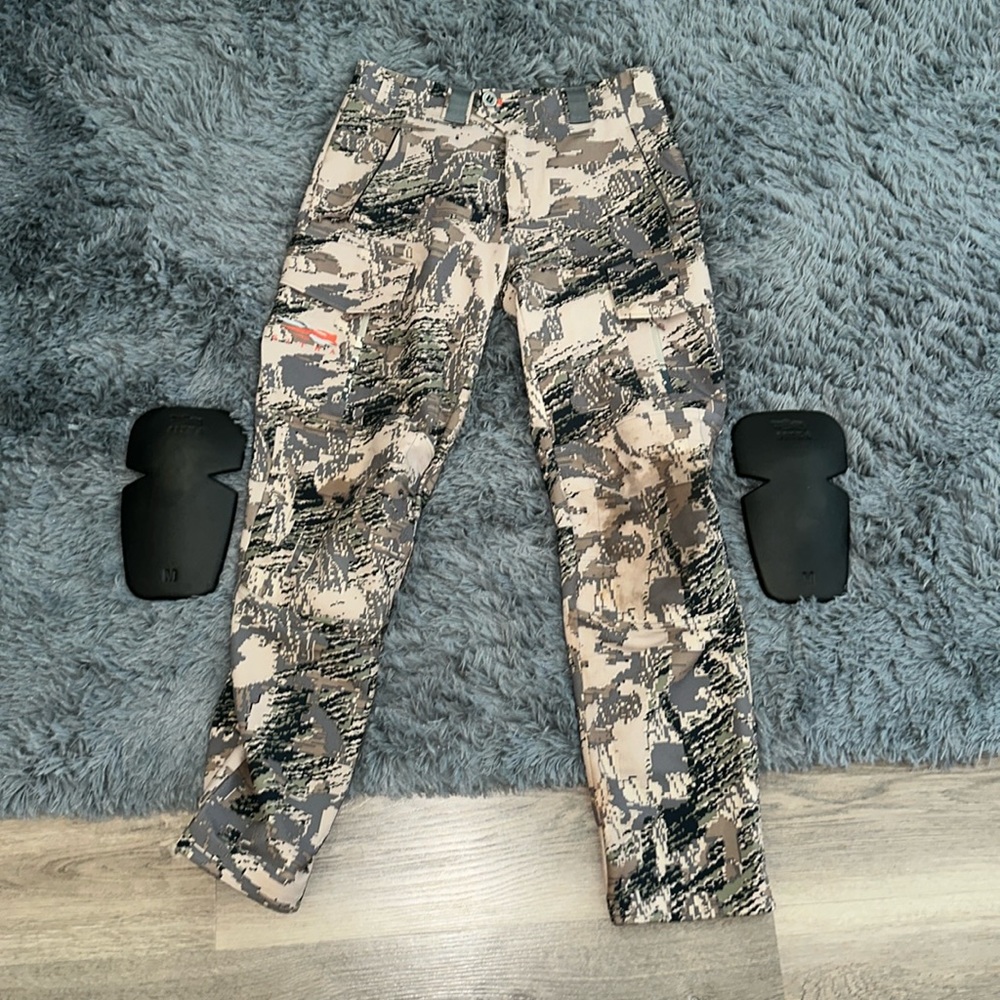 Sitka camo pants like new size 31 reg.